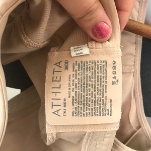 Athleta Intimates & Sleepwear - Athleta 36 DD Sports Bra nude color Athleta Intimates & Sleepwear - Athleta 36 DD Sports Bra nude color